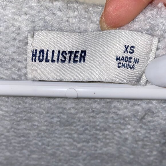 Hollister off-shoulder boat-neck sweater in gray - Picture 2 of 3